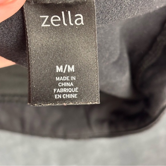 EUC Zella Women’s Metro Black Vest Stretch Vest Full Zip with zip pockets Sz M - Picture 7 of 12